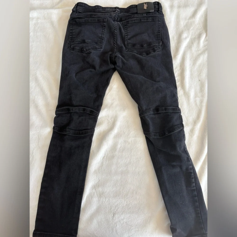 Makobi Ripped Jeans - Picture 2 of 4